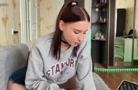 Порно лесбиянка залезла под стол