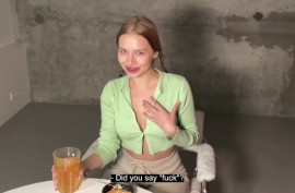 Брюнетки в черных штанах бесплатное порно видео