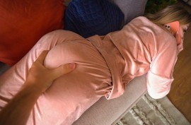 Мать притворилась спящей порно