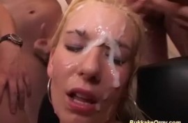 В попу лежа сверху порно